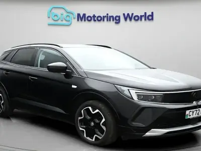 Second-hand Vauxhall Grandland X Ultimate 131 CP (96 kW) 2023 Negru SUV