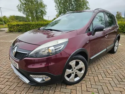 Used Renault Scénic III Bose Edition 2013 Red MPV
