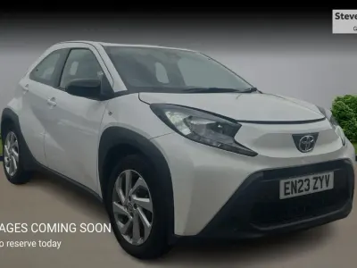 Used Toyota Aygo X PURE 72 HP (52 kW) 2023 White SUV