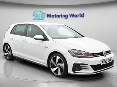Używany VW Golf VII GTI 245 KM (180 kW) 2019 Biały Hatchback