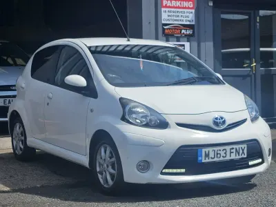 Used Toyota Aygo 68 HP (50 kW) 2013 White Hatchback