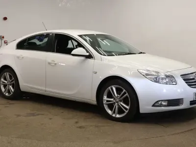Usado Vauxhall Insignia 160 CV (117 kW) 2013 Blanco Utilitario
