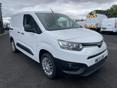 Used Toyota Proace 100 HP (73 kW) 2022 White MPV