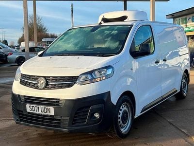 White Used 2021 Vauxhall Vivaro S MPV | £9,650 (Fair price)