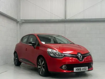 Usado Renault Clio IV Dynamique 90 CV (66 kW) 2016 Rojo Utilitario