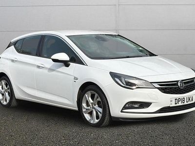 Used Vauxhall Astra SRi 150 HP (110 kW) 2018 White Hatchback