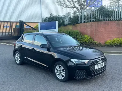 Begagnad Audi A1 2019 Svart SUV