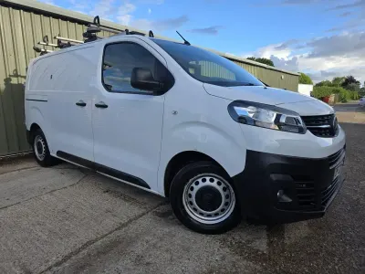 Used Vauxhall Vivaro 100 kW (136 HP) 2022 White MPV
