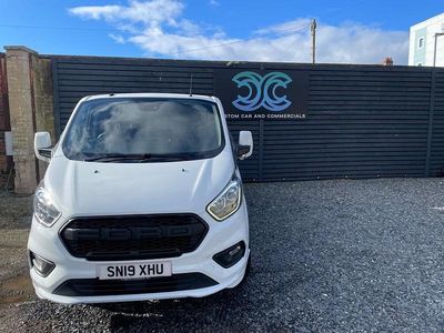 Used Ford Transit Custom Limited 170 HP (125 kW) 2019 White Van