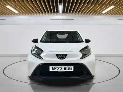 Used Toyota Aygo X PURE 72 HP (52 kW) 2023 White SUV