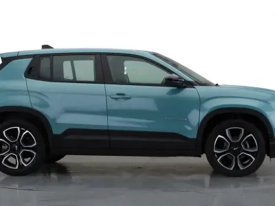 Used Jeep Avenger Altitude 100 HP (73 kW) 2024 Green and black SUV