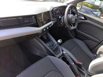 Używany Audi A1 Black Edition 108 KM (79 kW) 2023 Srebrny SUV