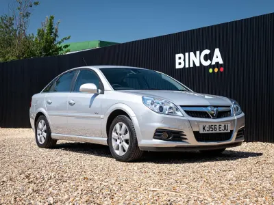Used Vauxhall Vectra Design Edition 155 HP (114 kW) 2006 Silver Hatchback