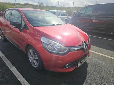 Used Renault Clio IV Dynamique 75 HP (55 kW) 2015 Red Hatchback