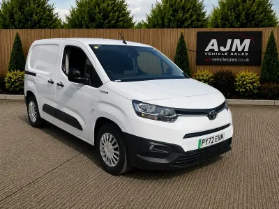 Used Toyota Proace 50 kW (68 HP) 2022 White MPV