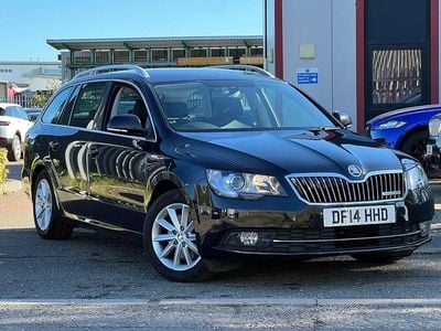 Black Used 2014 Skoda Superb GreenLine Estate | £5,640 (Fair price)