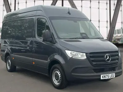 Begagnad Mercedes Sprinter 150 HK (110 kW) 2025 Grå Van