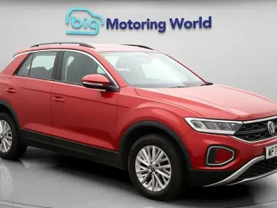 Usado VW T-Roc S 110 HP (80 kW) 2023 Vermelho SUV
