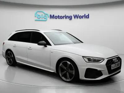 Usado Audi A4 Black Edition 148 HP (108 kW) 2021 Branco Carrinha