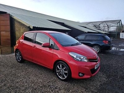 Used Toyota Yaris Multidrive S 99 HP (72 kW) 2012 Red Hatchback