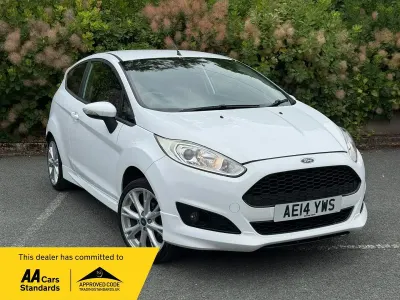 Used Ford Fiesta Zetec 125 HP (91 kW) 2014 White Hatchback