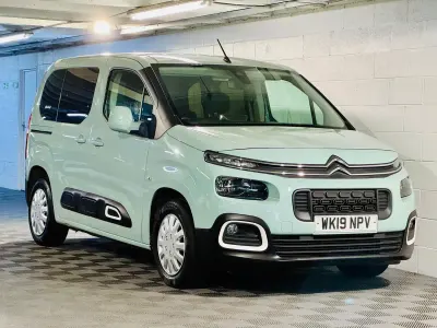Used Citroën Berlingo Feel 110 HP (80 kW) 2019 Green MPV