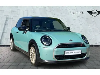 Używany Mini Cooper Exclusive 204 KM (150 kW) 2024 Zielony Hatchback