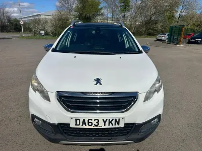 Usado Peugeot 2008 115 HP (84 kW) 2013 Branco SUV