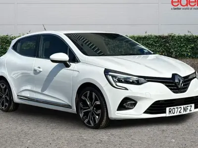 Used Renault Clio SE 90 HP (66 kW) 2022 White Hatchback
