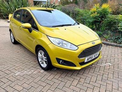 Used Ford Fiesta Zetec 100 HP (73 kW) 2015 Yellow Hatchback