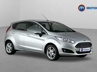 Used Ford Fiesta Zetec 101 HP (74 kW) 2017 Silver Hatchback