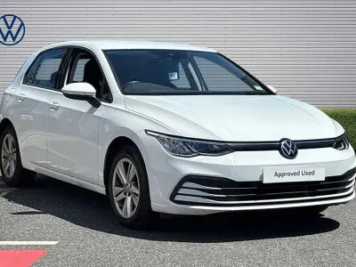 Used VW Golf VIII Life 147 HP (108 kW) 2020 White Hatchback