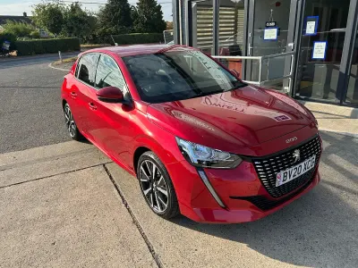 Used Peugeot 208 Allure 100 HP (73 kW) 2020 Red Hatchback