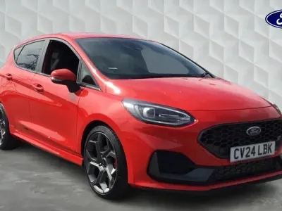 Używany Ford Fiesta ST 200 KM (147 kW) 2024 Czerwony Hatchback