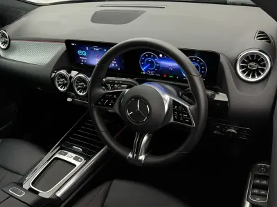 Usado Mercedes EQA250+ Executive 139 kW (190 HP) 2024 Cinzento SUV