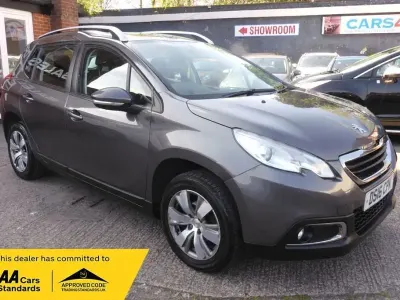 Usado Peugeot 2008 Active 82 HP (60 kW) 2016 Cinzento SUV