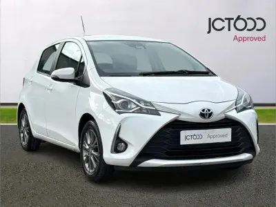 Used Toyota Yaris 109 HP (80 kW) 2019 White Hatchback