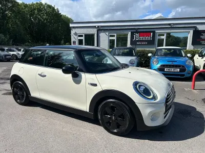 Used Mini Cooper Classic 2018 White Hatchback