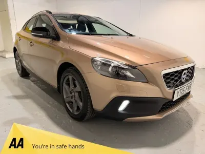 Used Volvo V40 150 HP (110 kW) 2015 Bronze Hatchback
