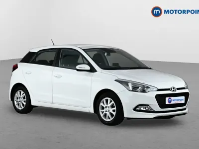 Used Hyundai i20 SE 84 HP (61 kW) 2017 White Hatchback