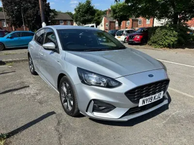 Used Ford Focus ST-Line 125 HP (91 kW) 2019 Silver Hatchback