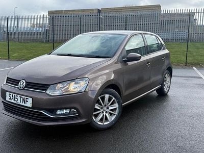 Usado VW Polo SE 60 HP (44 kW) 2015 Castanho Citadino