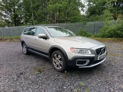Used Volvo XC70 SE Lux 215 HP (158 kW) 2013 Gold Estate