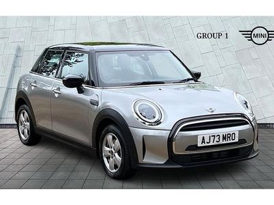 Begagnad Mini Cooper Classic 136 HK (100 kW) 2023 Silver Halvkombi