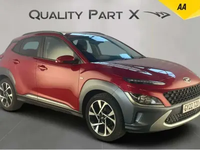 Usado Hyundai Kona Premium 120 CV (88 kW) 2022 Rojo SUV
