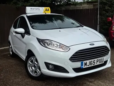 Used Ford Fiesta Titanium 95 HP (69 kW) 2015 White Hatchback