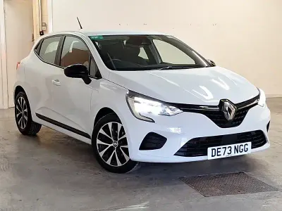 Used Renault Clio V Evolution 90 HP (66 kW) 2023 White Hatchback