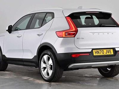 Used Volvo XC40 Momentum 163 HP (119 kW) 2020 Glacier silver SUV