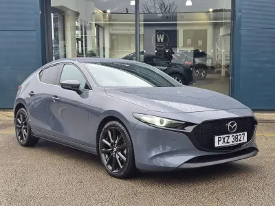 Begagnad Mazda 3 Inclusive 2021 Grå Halvkombi