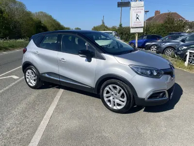 Used Renault Captur Dynamique 90 HP (66 kW) 2017 Silver SUV